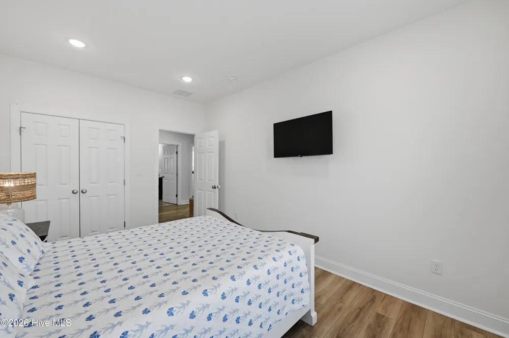 1617 S Shore Drive Surf City, NC 28445