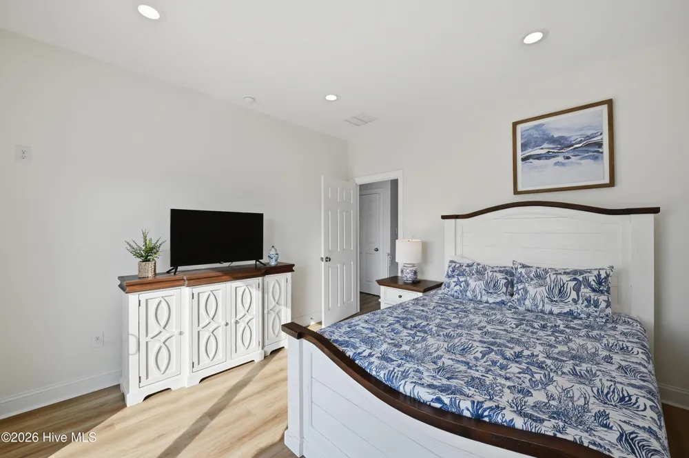 1617 S Shore Drive Surf City, NC 28445