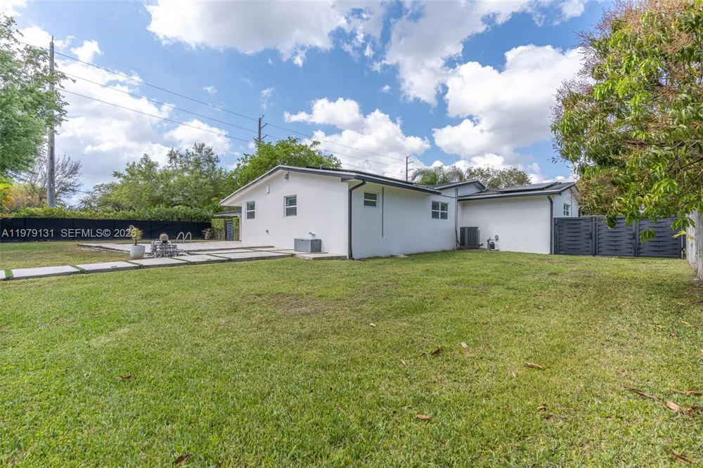 14341 SW 78th Ct Palmetto Bay, FL 33158