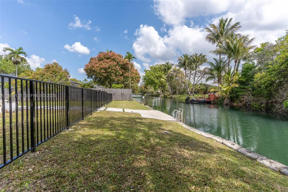 14341 SW 78th Ct Palmetto Bay, FL 33158