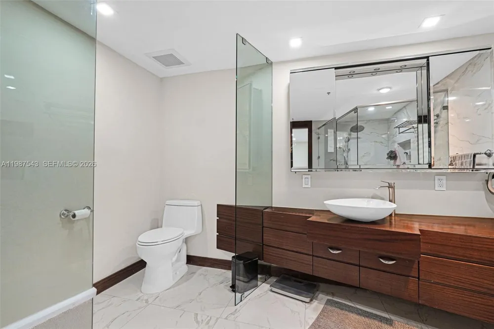 10175 Collins Ave #1207 Bal Harbour, FL 33154
