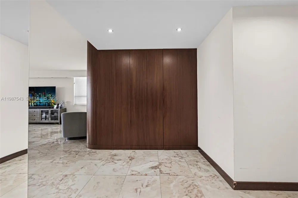 10175 Collins Ave #1207 Bal Harbour, FL 33154