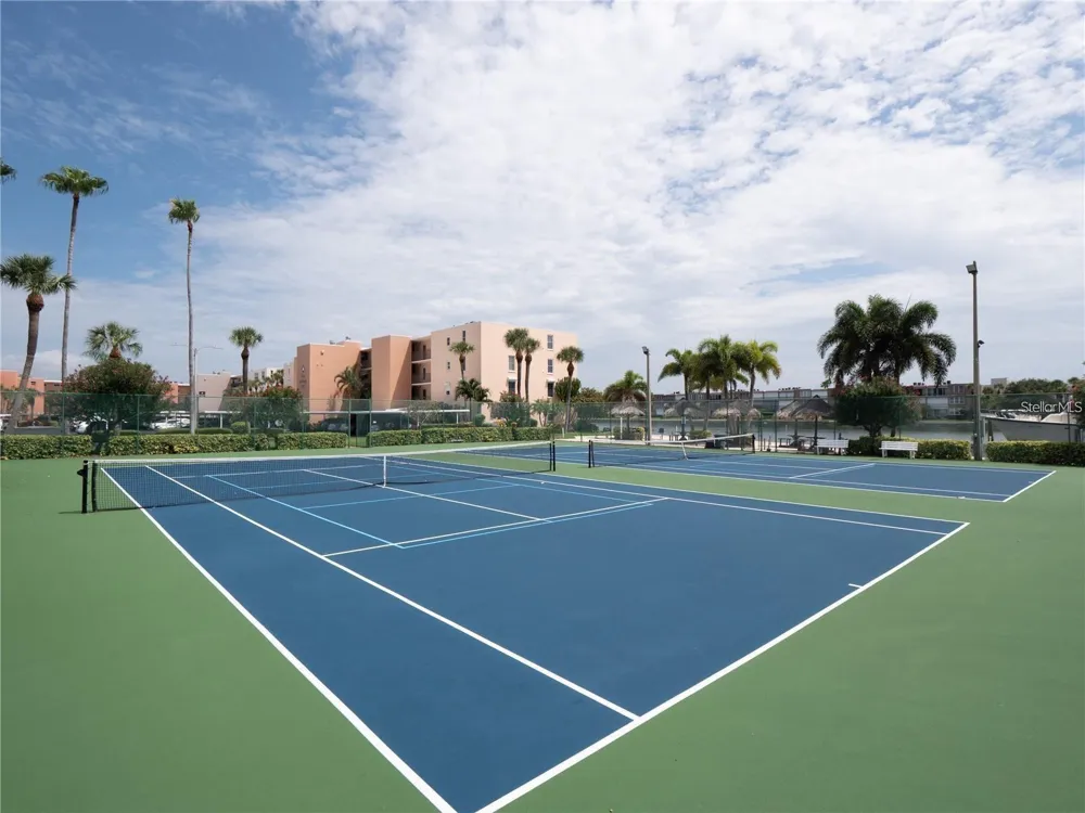 7405 BAY ISLAND DRIVE S #224 South Pasadena, FL 33707