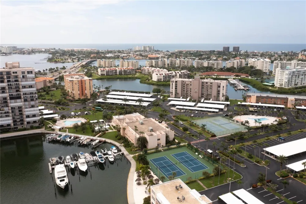7405 BAY ISLAND DRIVE S #224 South Pasadena, FL 33707