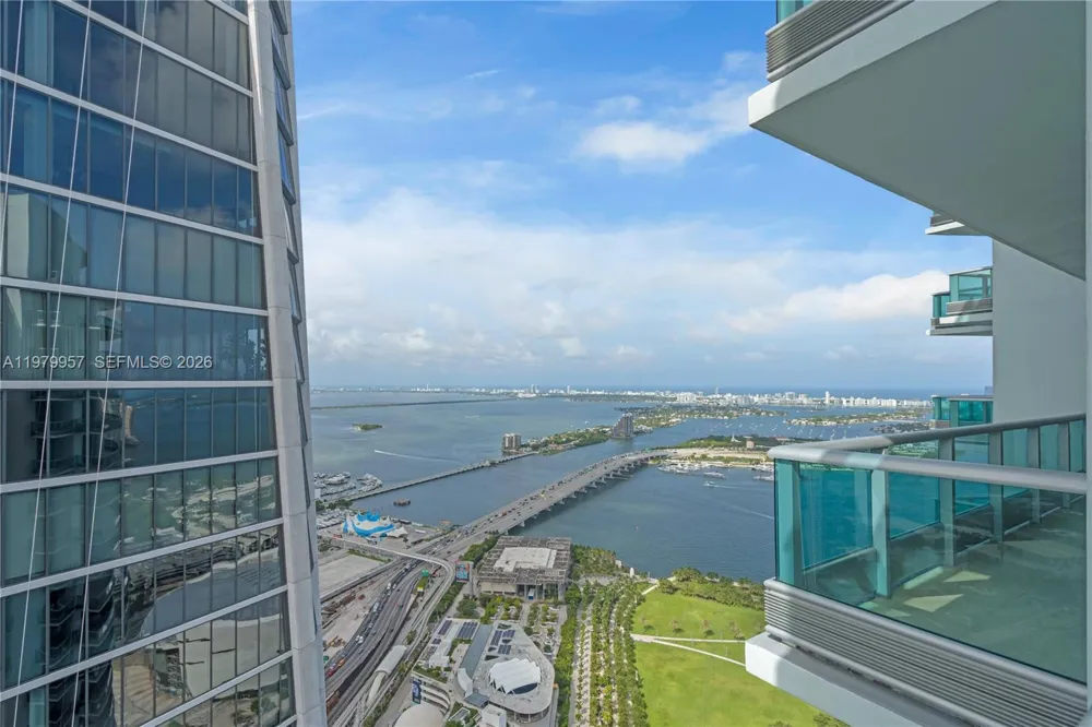 900 Biscayne Blvd #PH6109 Miami, FL 33132