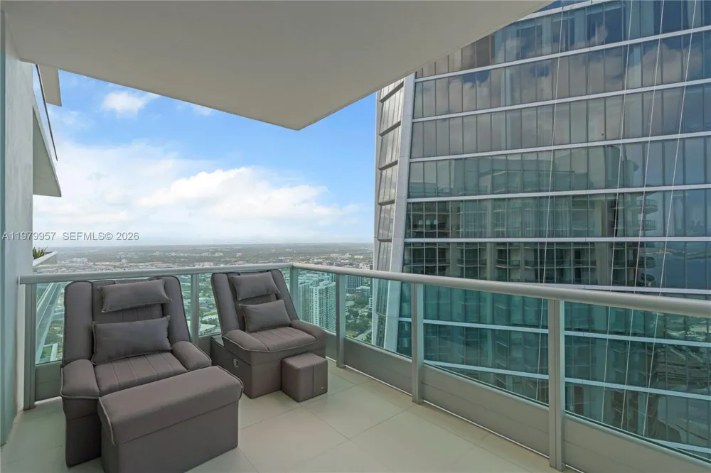 900 Biscayne Blvd #PH6109 Miami, FL 33132