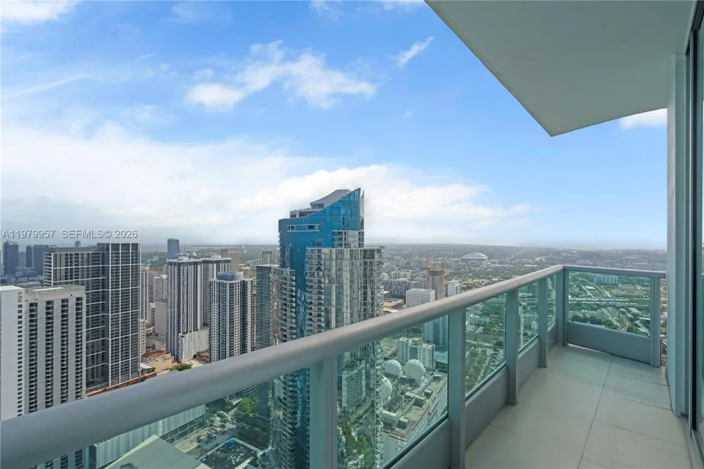 900 Biscayne Blvd #PH6109 Miami, FL 33132