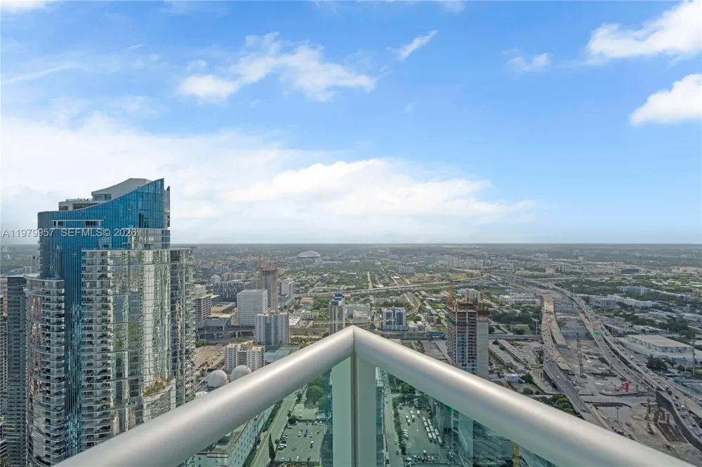 900 Biscayne Blvd #PH6109 Miami, FL 33132