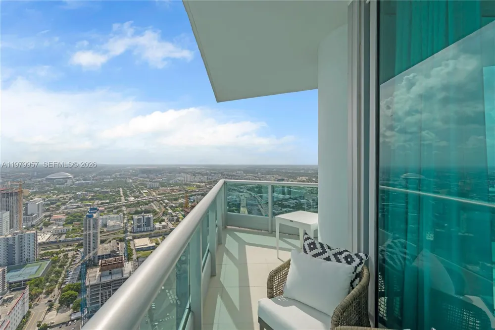 900 Biscayne Blvd #PH6109 Miami, FL 33132