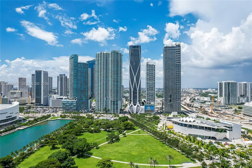 900 Biscayne Blvd #PH6109 Miami, FL 33132
