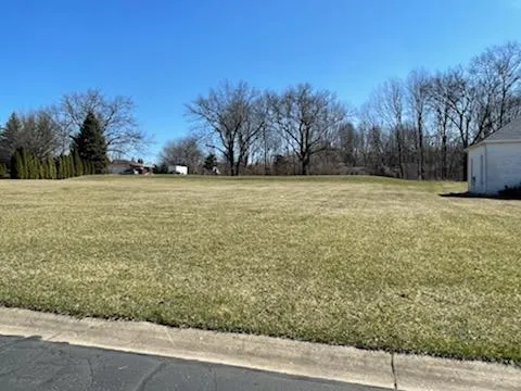 2 Coronado Drive Jackson, MI 49201