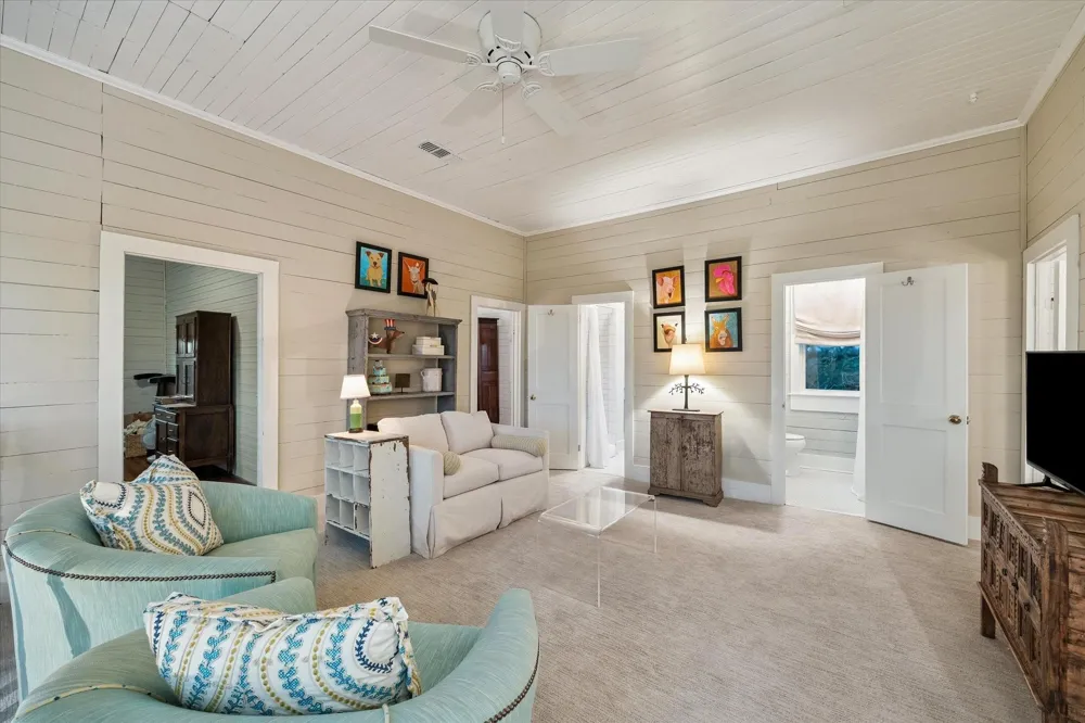 895 S Weyand Road Round Top, TX 78954