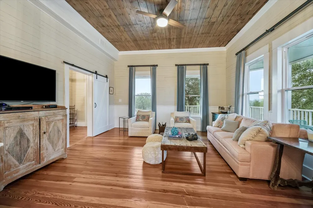 895 S Weyand Road Round Top, TX 78954