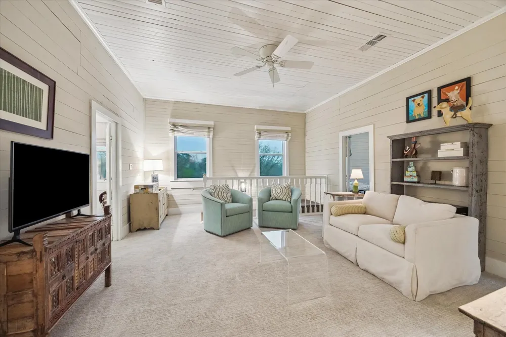 895 S Weyand Road Round Top, TX 78954