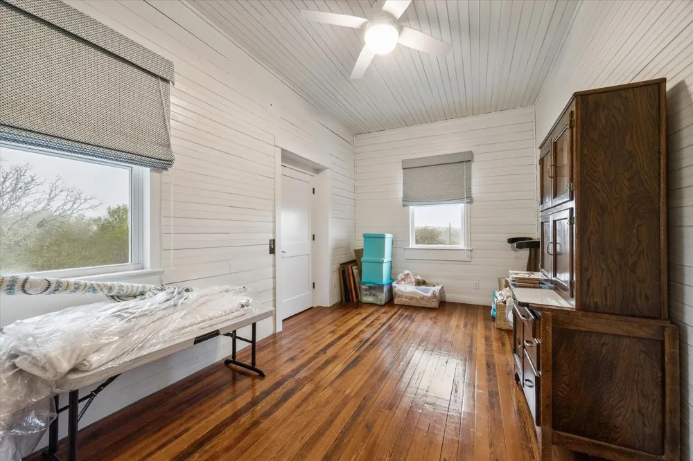 895 S Weyand Road Round Top, TX 78954