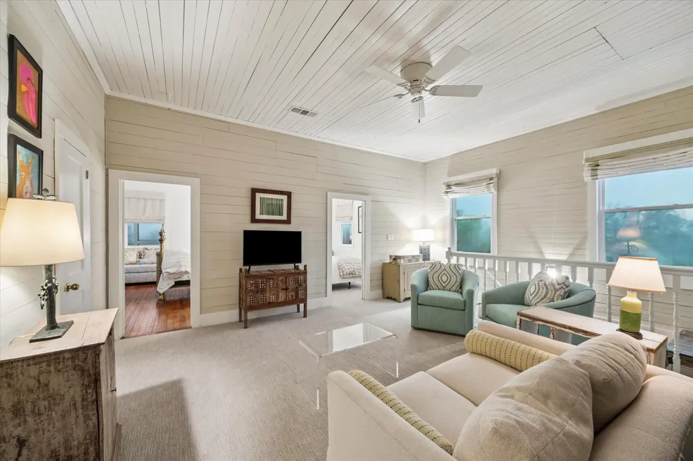 895 S Weyand Road Round Top, TX 78954
