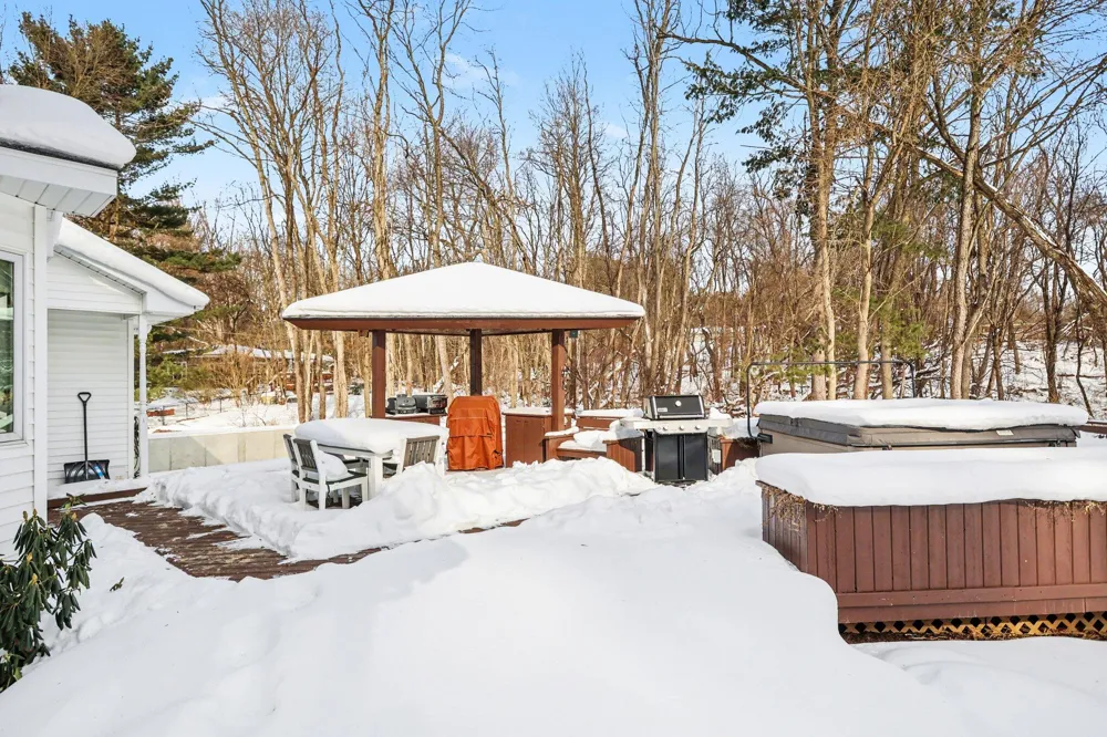 8856 42nd Street Ross Township, MI 49012
