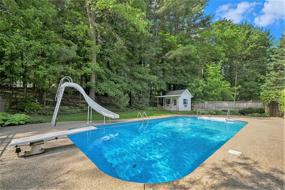 8856 42nd Street Ross Township, MI 49012