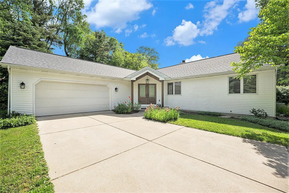 8856 42nd Street Ross Township, MI 49012