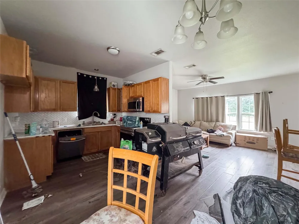 24888 Fm-787 Saratoga, TX 77585