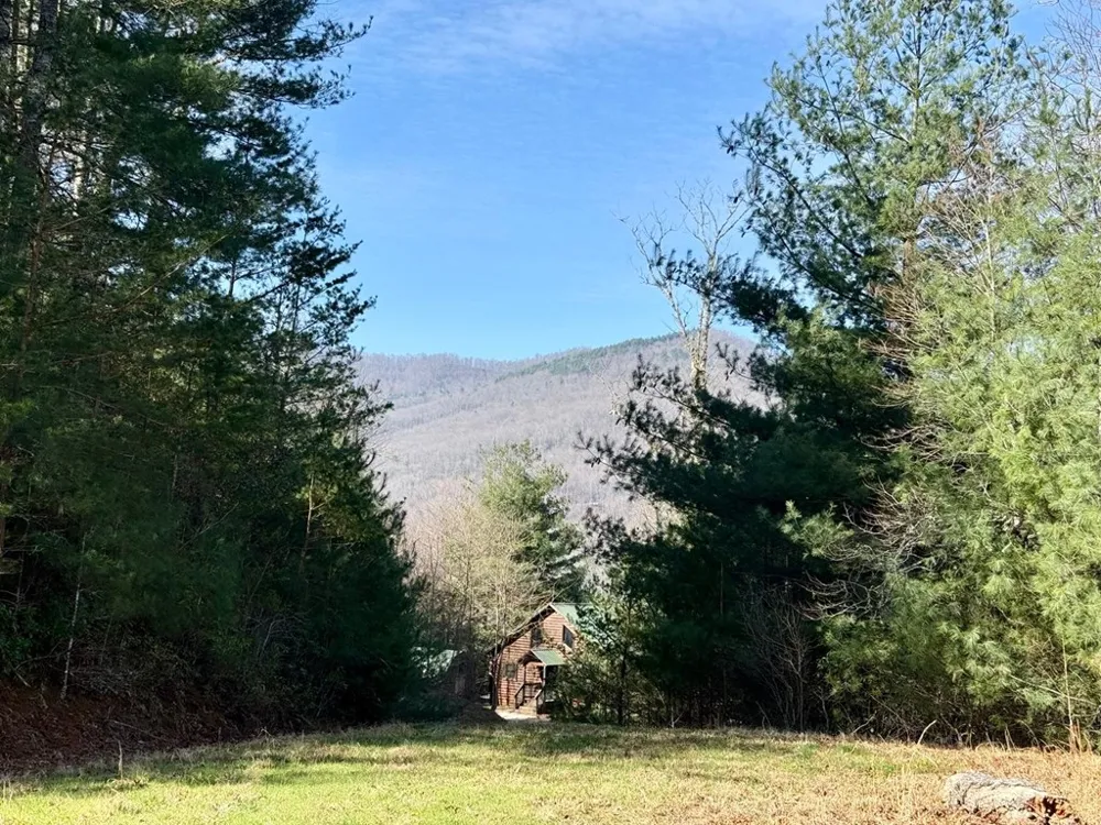 Lost Indian Trail Whittier, NC 28789