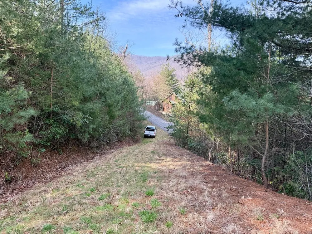 Lost Indian Trail Whittier, NC 28789