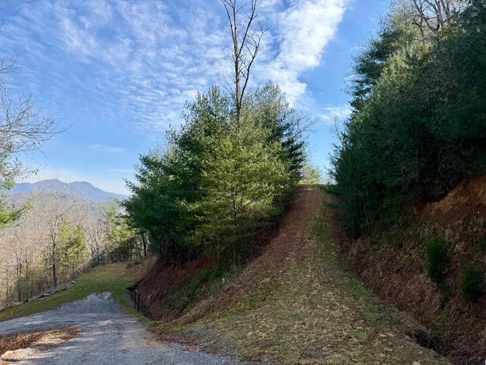 Lost Indian Trail Whittier, NC 28789