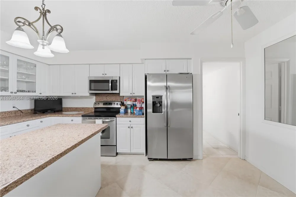 19670 Beach Rd #B323 Tequesta, FL 33469