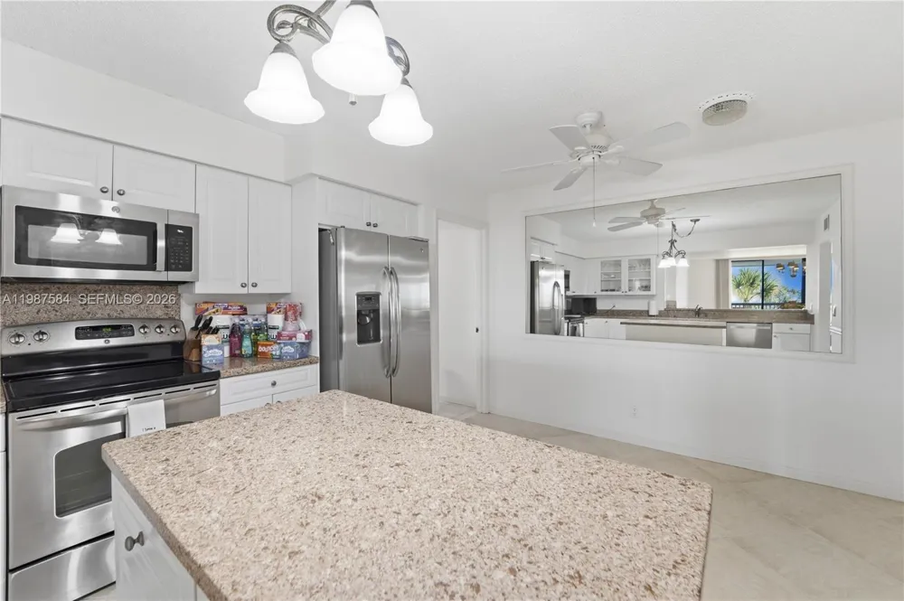 19670 Beach Rd #B323 Tequesta, FL 33469