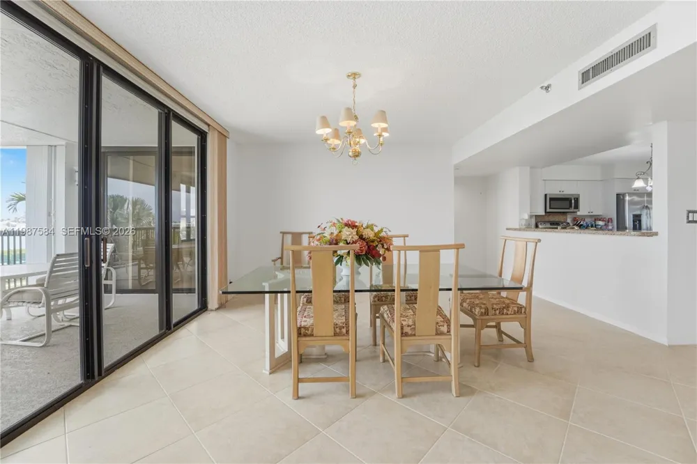 19670 Beach Rd #B323 Tequesta, FL 33469