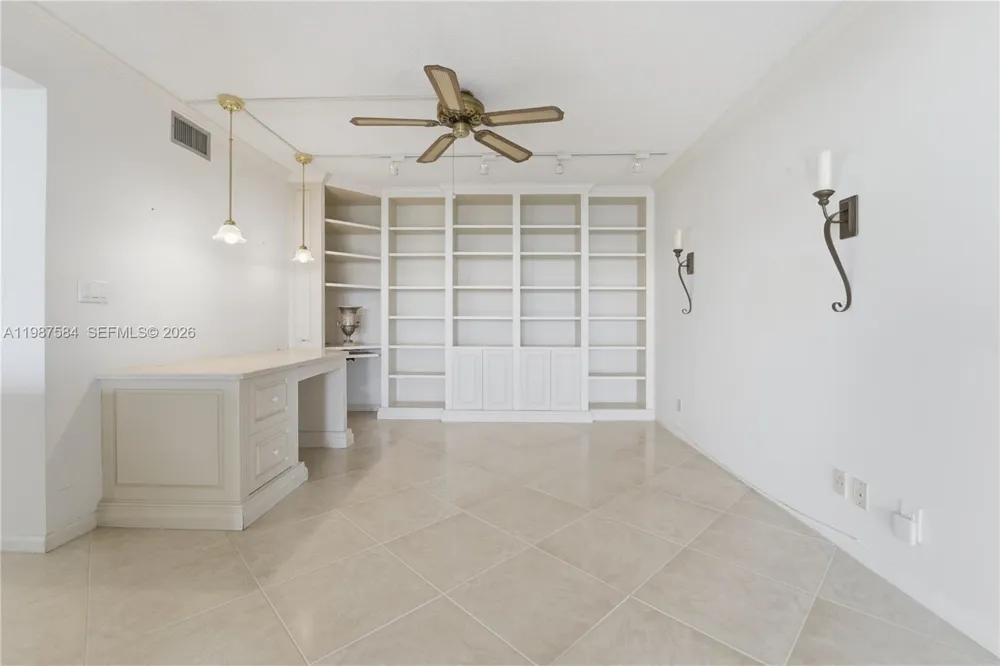 19670 Beach Rd #B323 Tequesta, FL 33469