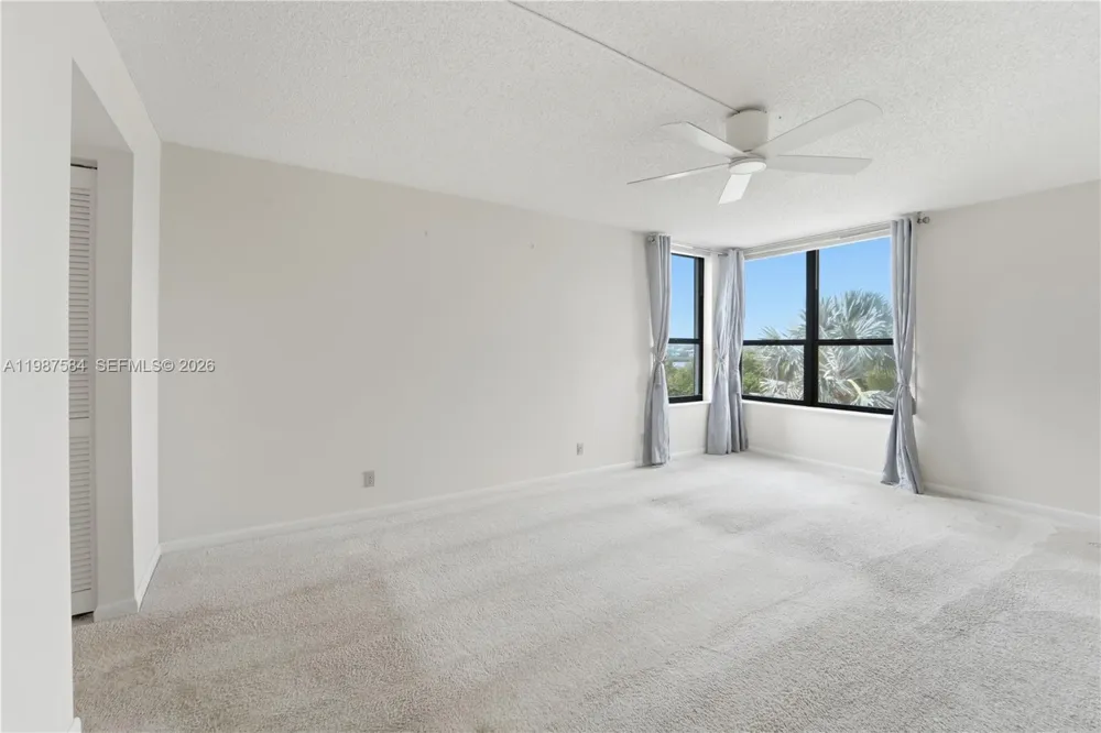19670 Beach Rd #B323 Tequesta, FL 33469