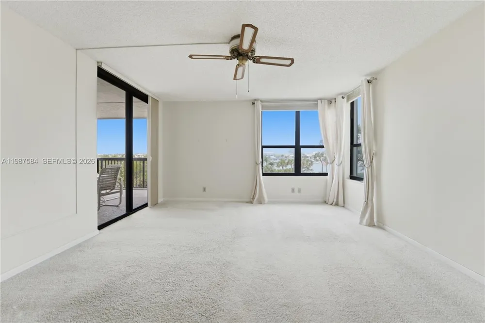 19670 Beach Rd #B323 Tequesta, FL 33469
