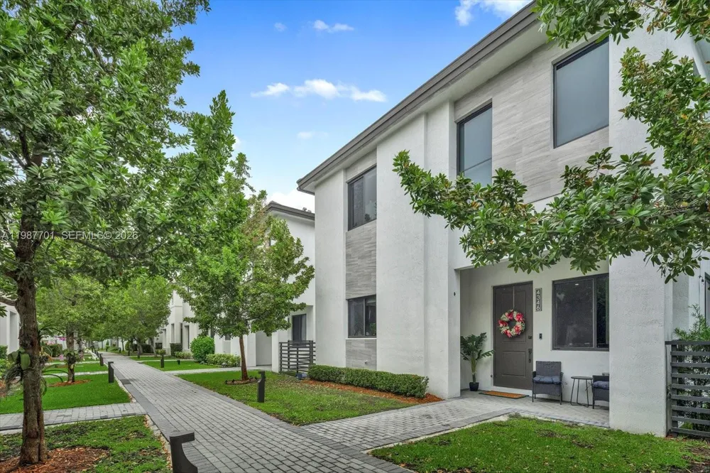 4346 NW 81st Ave Doral, FL 33166