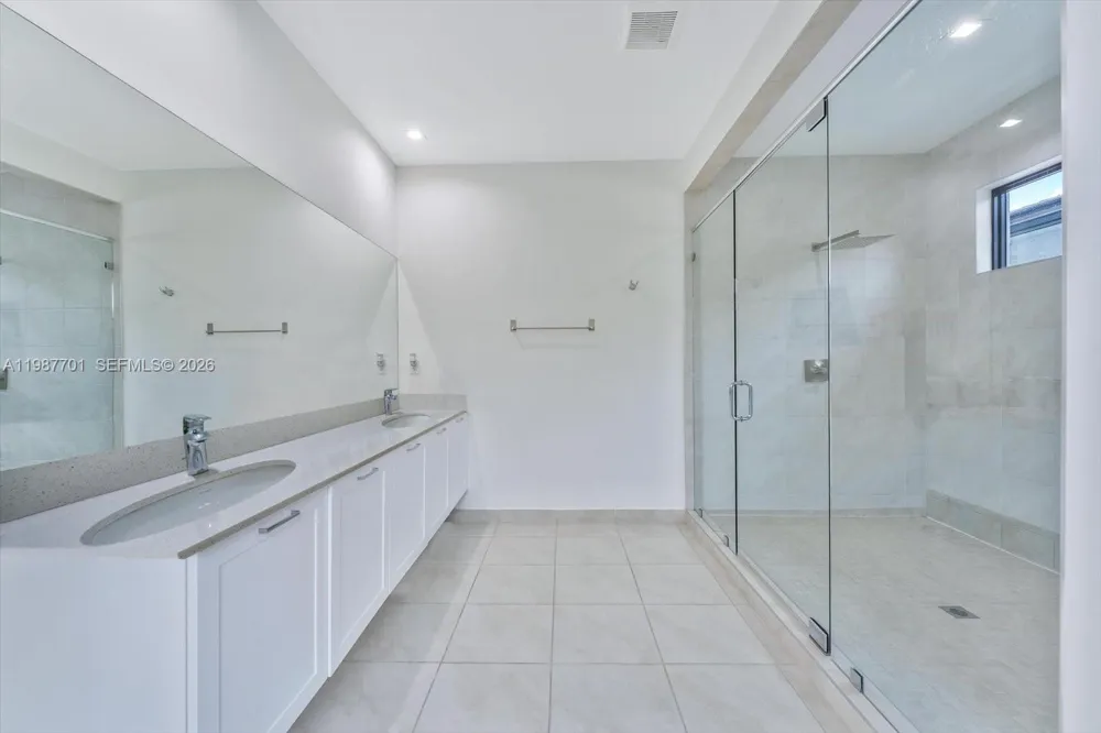 4346 NW 81st Ave Doral, FL 33166