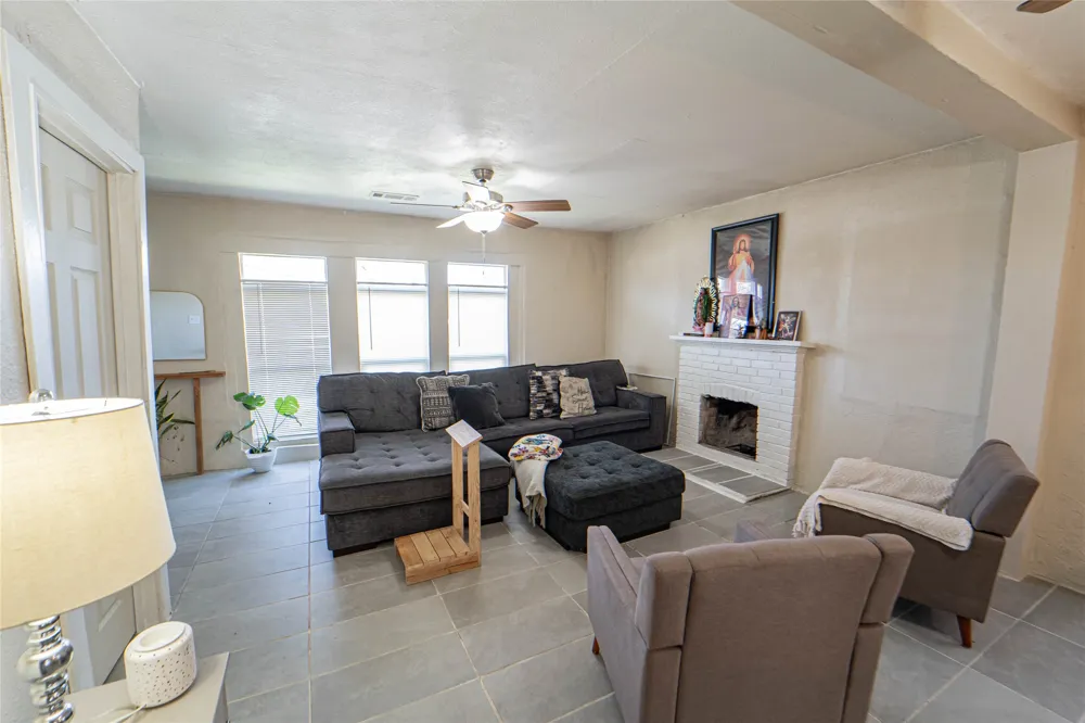903 W Wheeler Street Breckenridge, TX 76424