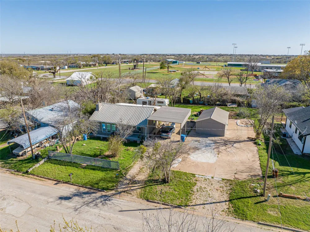 903 W Wheeler Street Breckenridge, TX 76424