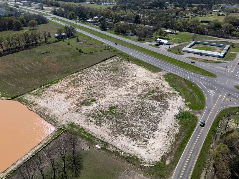 10670 US Highway 271 Powderly, TX 75473