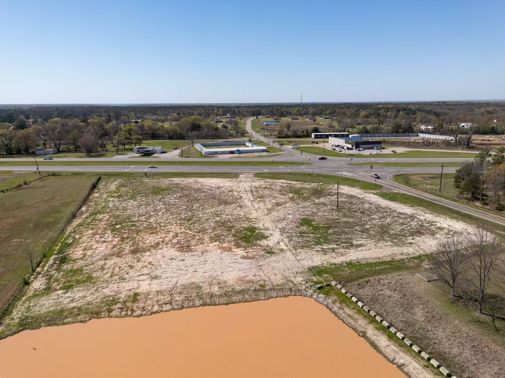 10670 US Highway 271 Powderly, TX 75473