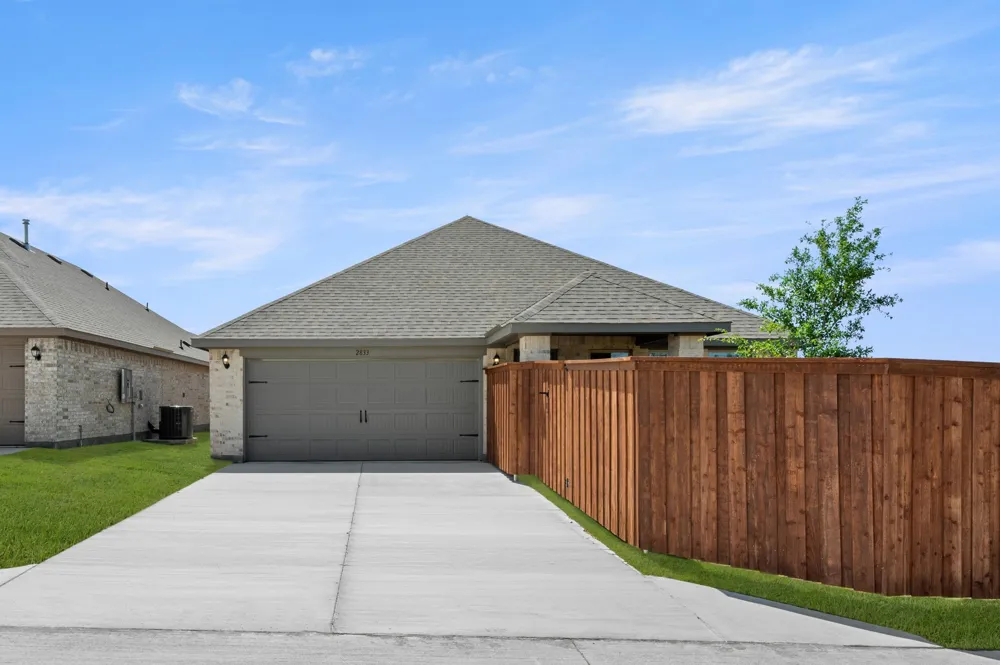 2833 Hay Lane Midlothian, TX 76065