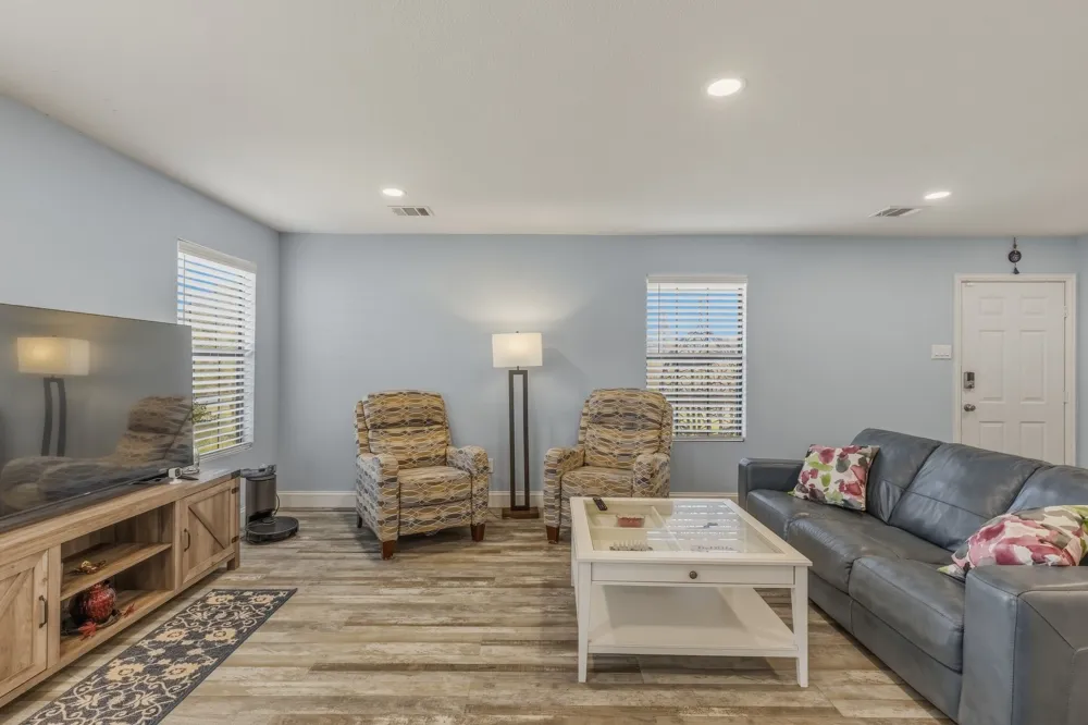 619 County Road 3350 Emory, TX 75440
