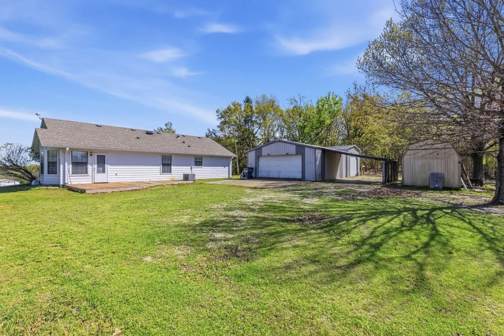 619 County Road 3350 Emory, TX 75440