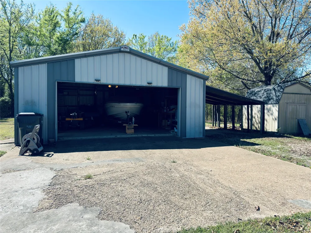 619 County Road 3350 Emory, TX 75440