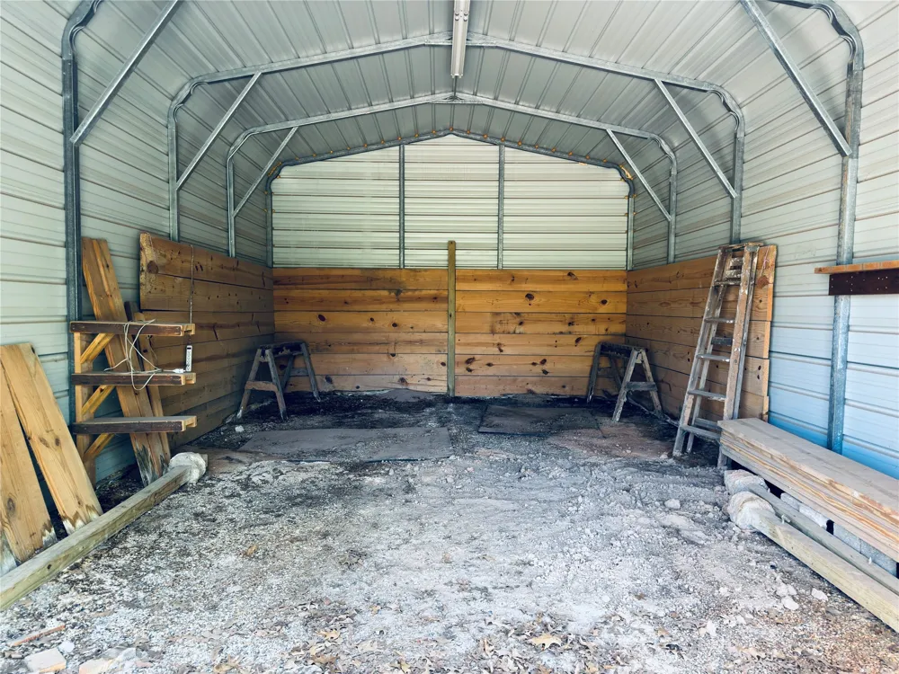 619 County Road 3350 Emory, TX 75440