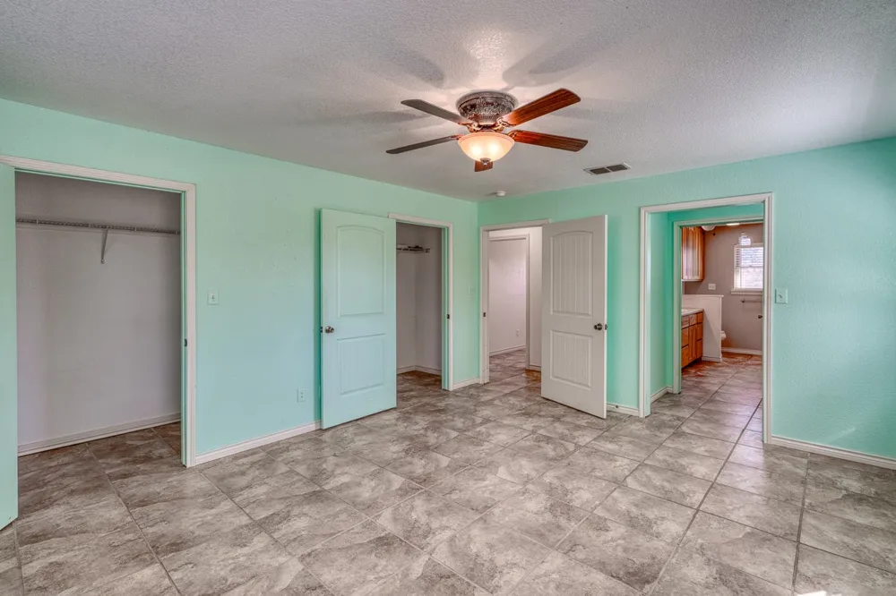 1129 Lonesome Loop Blanco, TX 78606