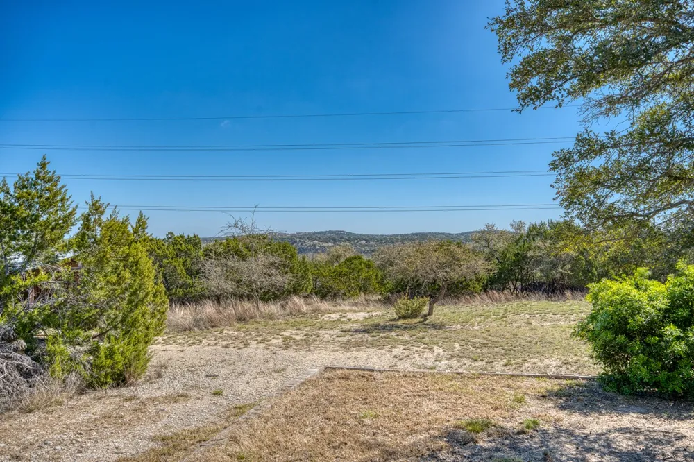 1129 Lonesome Loop Blanco, TX 78606