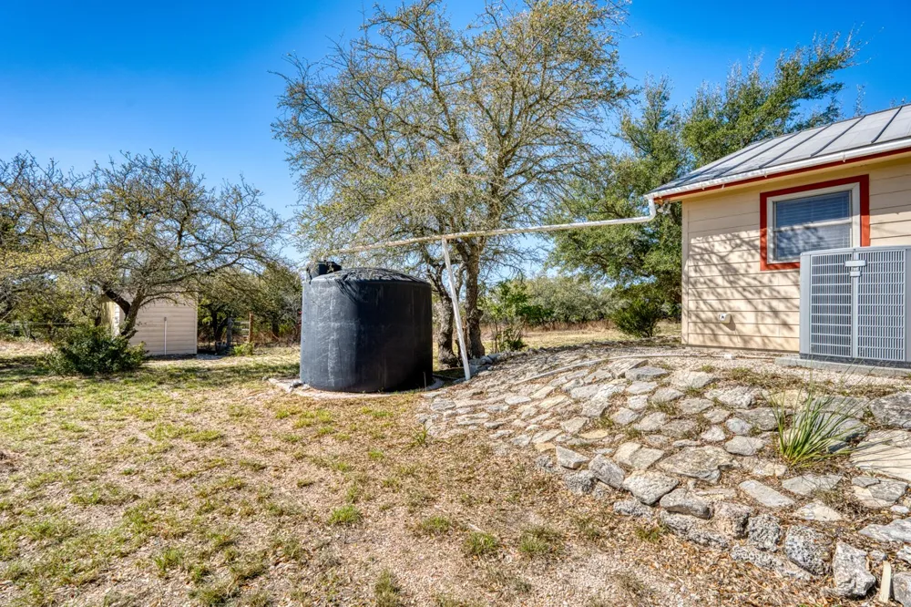 1129 Lonesome Loop Blanco, TX 78606