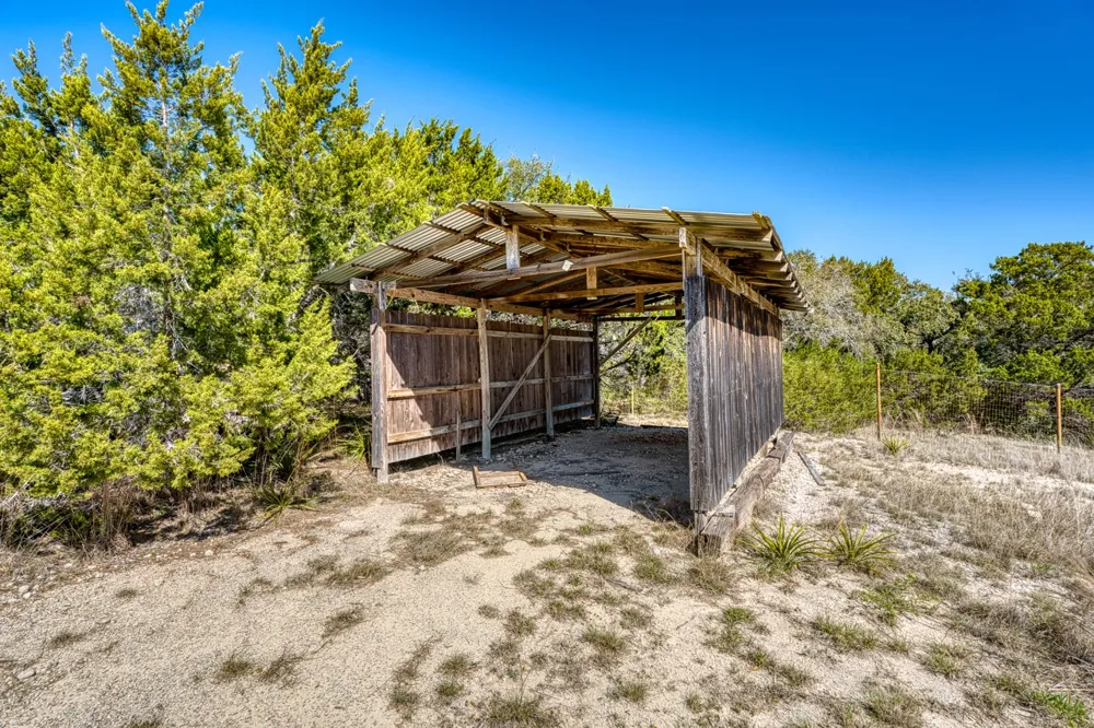 1129 Lonesome Loop Blanco, TX 78606