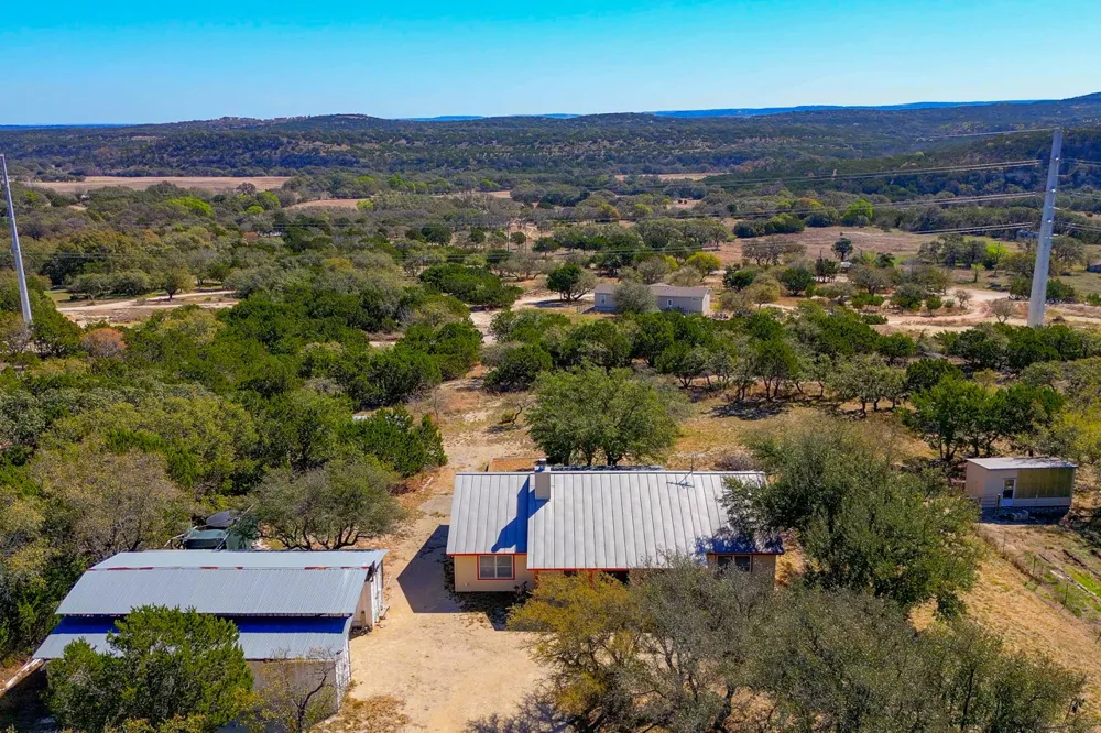 1129 Lonesome Loop Blanco, TX 78606