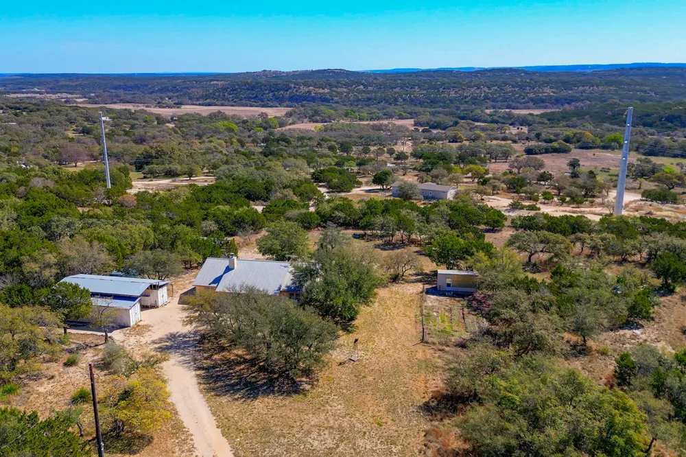 1129 Lonesome Loop Blanco, TX 78606